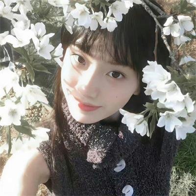 年轻女人